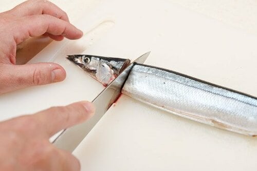 意外と簡単サンマの内臓の取り方 イメージ
