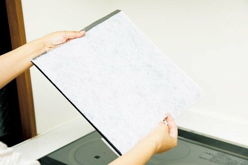 【A評価】フィルターの密着度アルミの効果でスッキリ貼れる