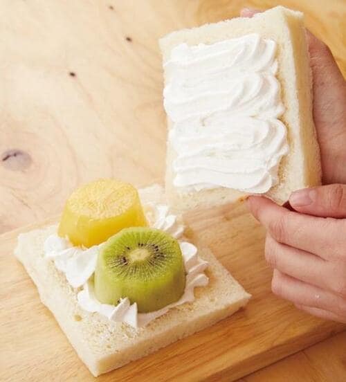 キウイ／みかんのフルーツサンド イメージ5