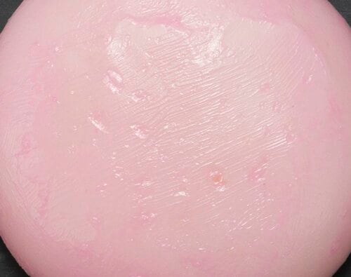 唇に自然で健康的な赤みをプラスできる！ メンズ色付きリップおすすめ イメージ4