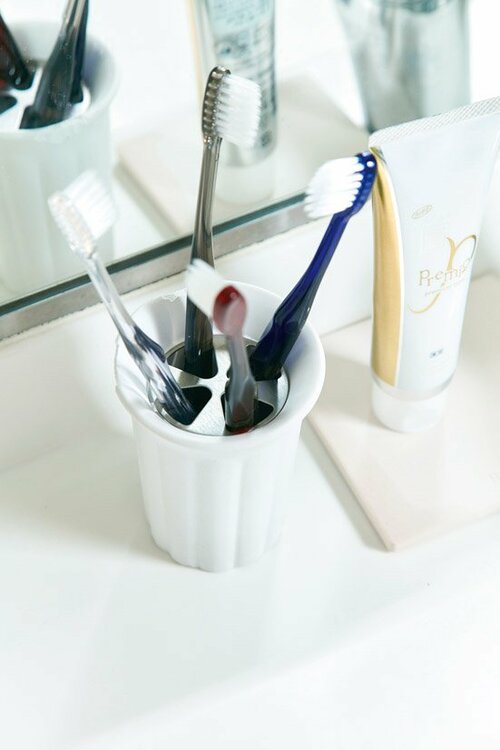 歯ブラシ・コップは出しっぱでOK入れ物でモダン＆清潔に イメージ