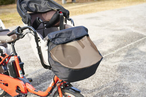 チャイルドシート(前)にはサンシェードとメッシュフットカバー付き 電動アシスト自転車おすすめ イメージ