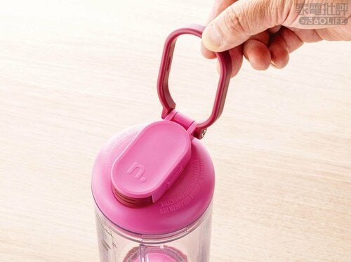 ＜携帯性＞ボトルがコンパクトで持ち手も使いやすい ボトルブレンダーおすすめ イメージ2