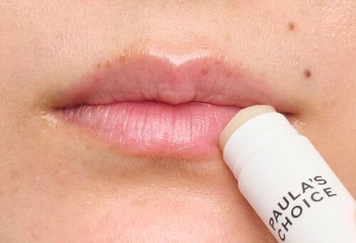 使用感:こってりしているがベタつかない UVカットリップクリームおすすめ イメージ
