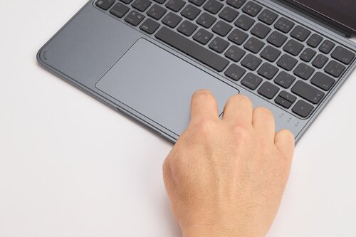 キーが打ちやすくタッチパッドも広め！ iPad用キーボードケースおすすめ イメージ4