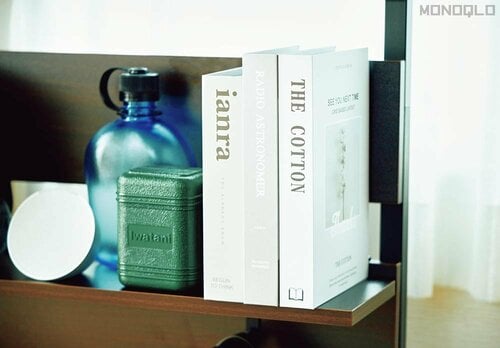 ルール5：洋書が何冊かあれば雰囲気作りもカンタン! 突っ張りラックおすすめ イメージ