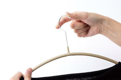 フックが回る！ 軽くて曲げられる！ドイツのすべらないMAWAハンガー イメージ2