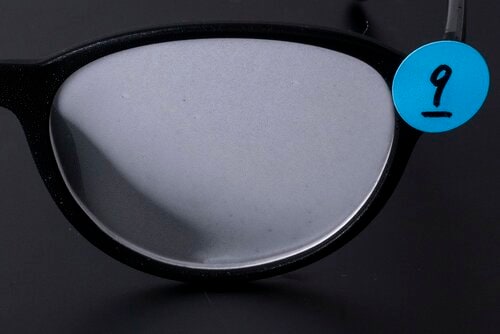 拭きやすいがくもりは取れていない メガネ用曇り止めおすすめ イメージ