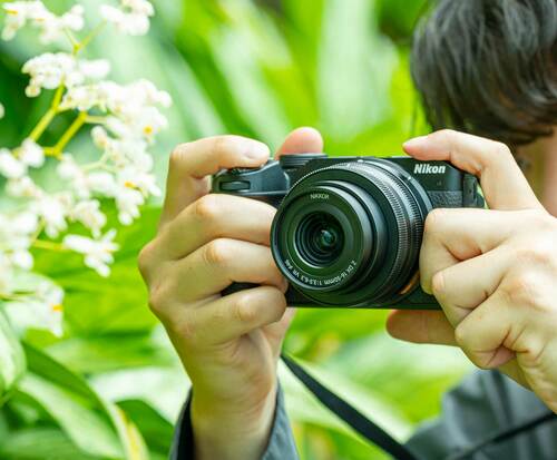 初心者向きの1台が欲しい！ ミラーレス一眼カメラのメリット ミラーレス一眼カメラおすすめ イメージ