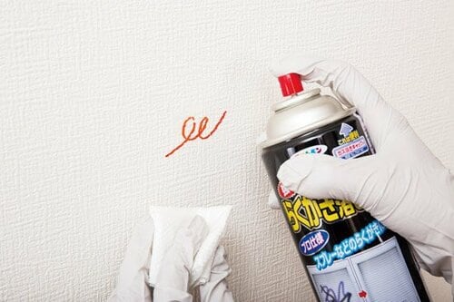 【S評価】やっぱり餅は餅屋！唯一消えたらくがき落とし専用剤 イメージ3