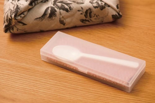 【アイデア6】ペンケースがお弁当のカトラリー入れに イメージ