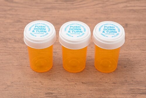 第13位:Medium「Medicine Pill CASE 3PACK (YELLOW)」 ピルケースおすすめ イメージ