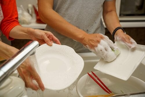 普通の台所用洗剤と食洗機用洗剤の違いは? 食洗機用洗剤おすすめ イメージ