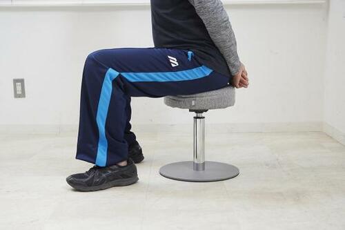 手軽にフルスクワットできるミズノ「ル・プリエスクワット」 イメージ2