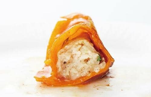 【秋田県】皮のピリ辛感が具を生かす「赤餃子」 餃子おすすめ イメージ2