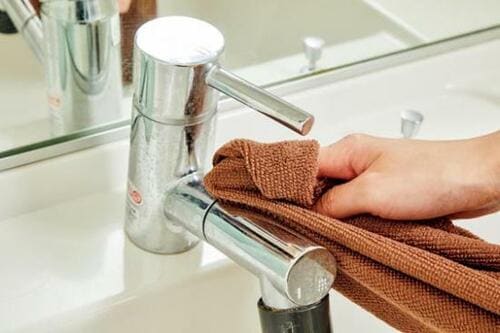 タオルを使った洗面所掃除ラクテク！ イメージ2