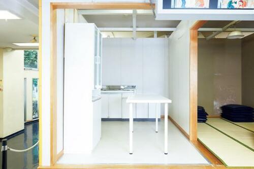 小さくとも侮るなかれ！揺れを吸収する粘着ジェルとベルト イメージ2