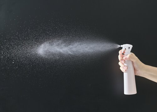 使用感:噴射の勢いが強くまとまって肌につく 全身保湿スプレーおすすめ イメージ