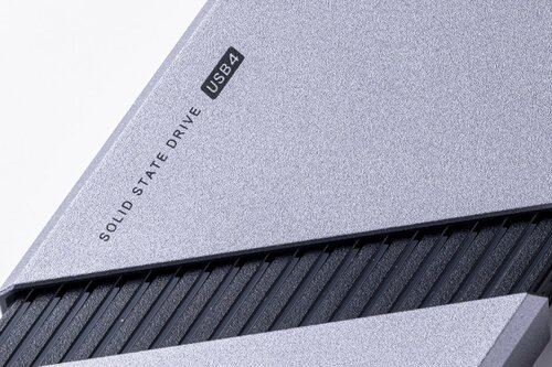 USB4(Gen3x2)って何? 【胸ポケットに入る史上最速SSD】バッファローの最新ポータブルSSDが「新世代」過ぎた(MONOQLO)おすすめ イメージ