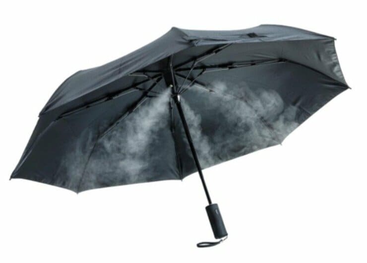 私「だけ」超涼しい！ ミストが出てくる「シャワーブレラ」ご存知ですか？