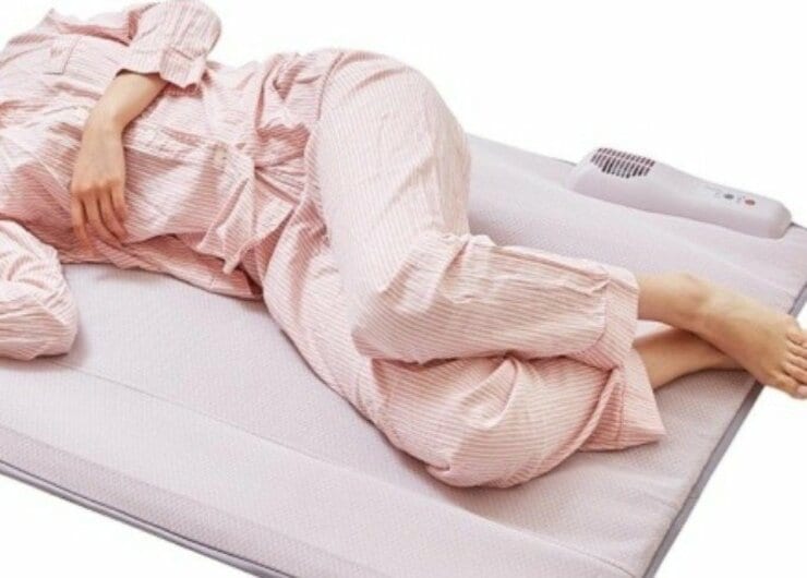 【熱帯夜対策】“送風マット”ってあり？ 本当に熱がこもりにくくて快眠できるかをテスト