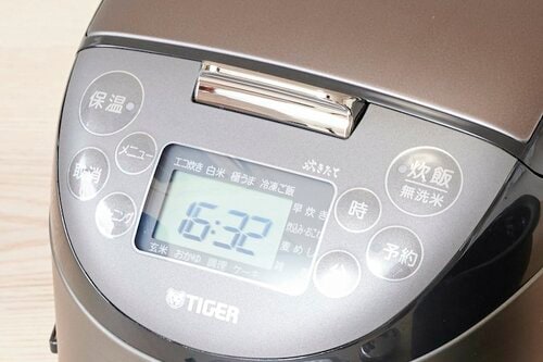 操作性：新フラッグシップのタッチパネルと過去ベストバイの物理ボタン、それぞれに良さがある イメージ3