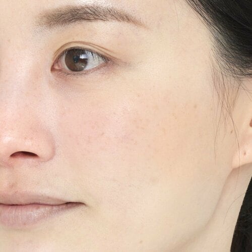 大人の気品あふれるレディッシュブラウン ブラウンチークおすすめ イメージ