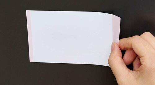 ポイント2：貼りやすくはがしやすい イメージ