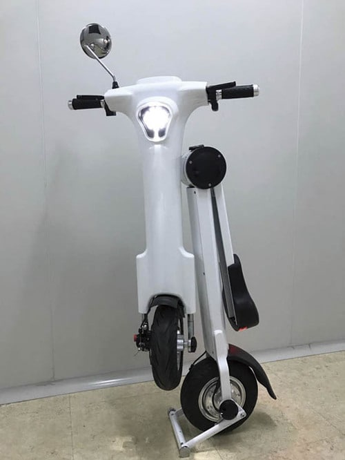 フル充電で35㎞走行できる！ 折りたたみ電動バイク イメージ11