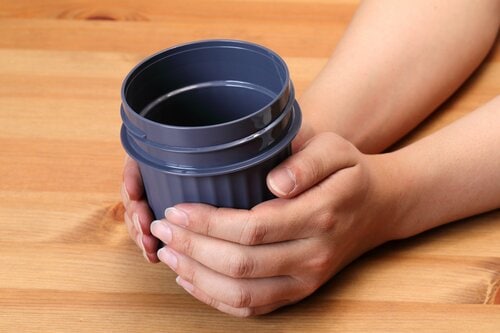 もう一度、ヌードルコンテナーのつゆを飲んでみると……。 イメージ3