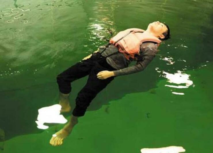 防災のプロおすすめ！ 浮力が凄いライフジャケットと緊急脱出ハンマー