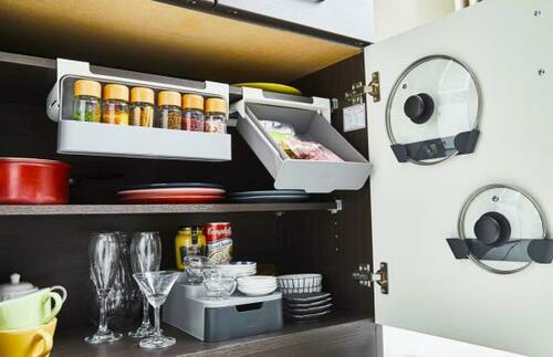 雑然としがちなキッチンはすき間収納をプラス！ イメージ2