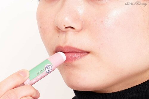 唇の皮むけ、はがしてもいい? リップクリームおすすめ イメージ