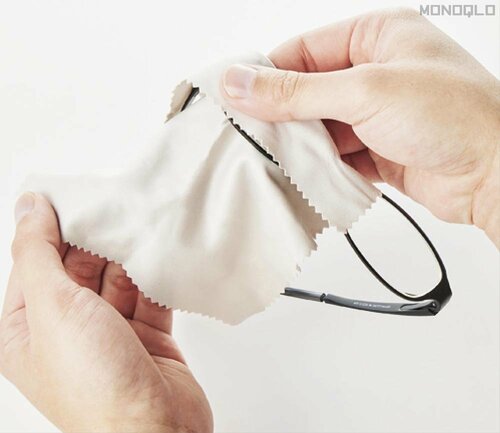 やわらかい生地が拭きやすさの肝! くもり止めメガネクロスおすすめ イメージ