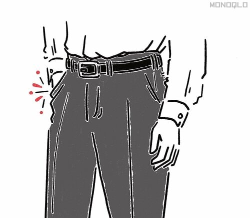 ポケットに手を入れる余裕がある メンズスラックスおすすめ イメージ