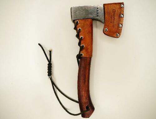 ポイント2:職人の自由鍛造による1点もの