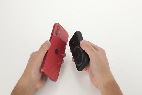 Anker「PowerCore Magnetic 5000」2