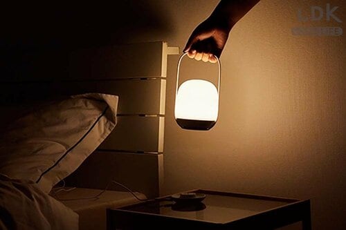 選び方3:持ちやすいものを選ぶ LEDランタンおすすめ イメージ