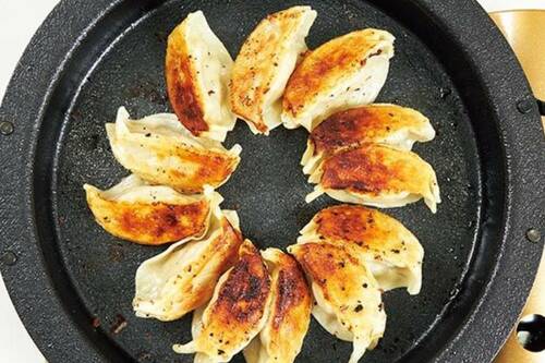 餃子鍋ならどうしておいしく焼けるの？ 餃子鍋おすすめ イメージ