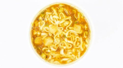 カレー味はスープ粉末の量にまで差がありました