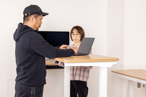 Q.電動昇降デスクのサイズはどうやって選べばいい? 電動昇降デスクおすすめ イメージ