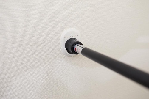 ずり落ち問題の救世主! ダイソー「つっぱり補助板 ホッチキス」 イメージ2