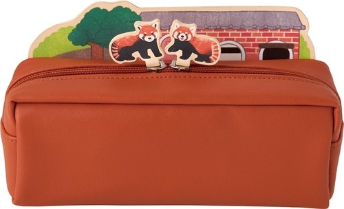 元気にポーチの上をお散歩 「ちいさな動物園ポーチの会」 イメージ