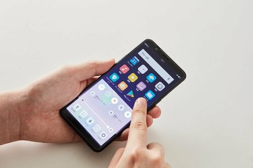 設定は下からスワイプ細部の仕様もiPhone風でした イメージ