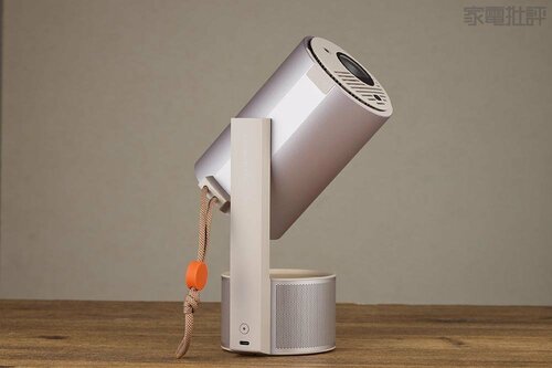投影角度の変更が簡単にできる 小型プロジェクターおすすめ イメージ
