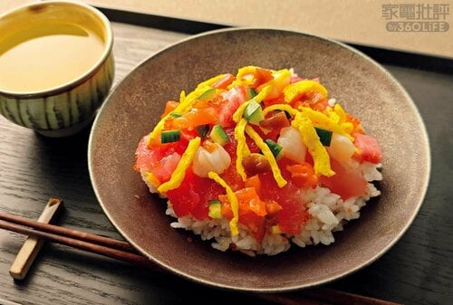 食べ物：明るすぎだけどバランスは良い［良好］ ハイエンドスマホおすすめ イメージ