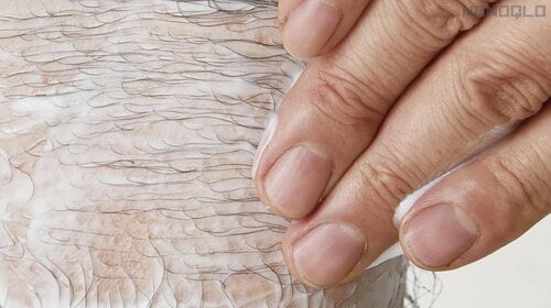 1:ムダ毛が隠れる程度に均一に塗り広げる メンズ除毛クリームおすすめ イメージ