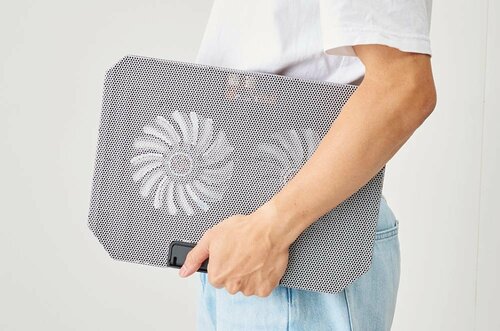 【使い勝手】軽いぶん安定に欠ける ノートパソコン冷却パッドおすすめ イメージ
