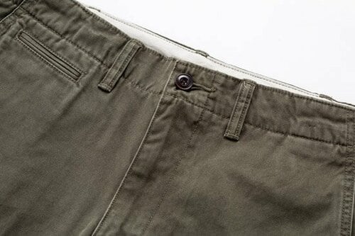 【NG】オシャレも色気もない 40点の定番チノパン イメージ2