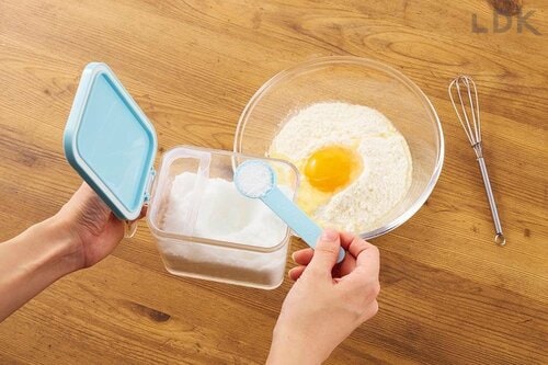 開閉が片手でできて手間要らず 調味料入れおすすめ イメージ